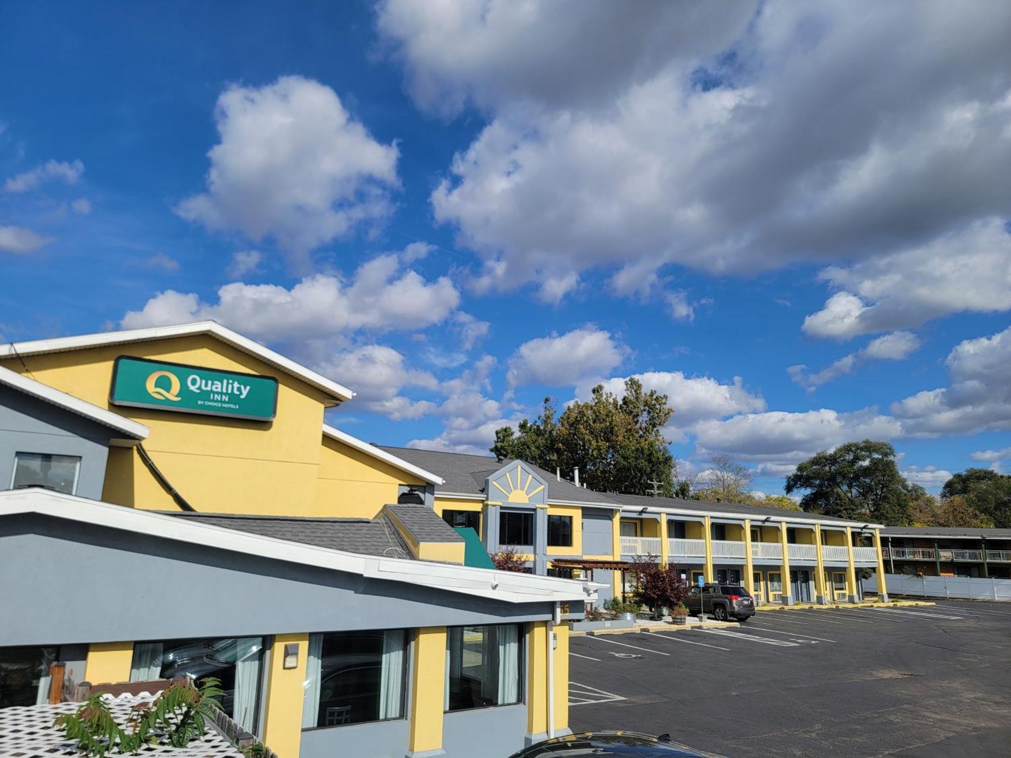 Quality Inn Grand Rapids Near Downtown Wyoming Bagian luar foto