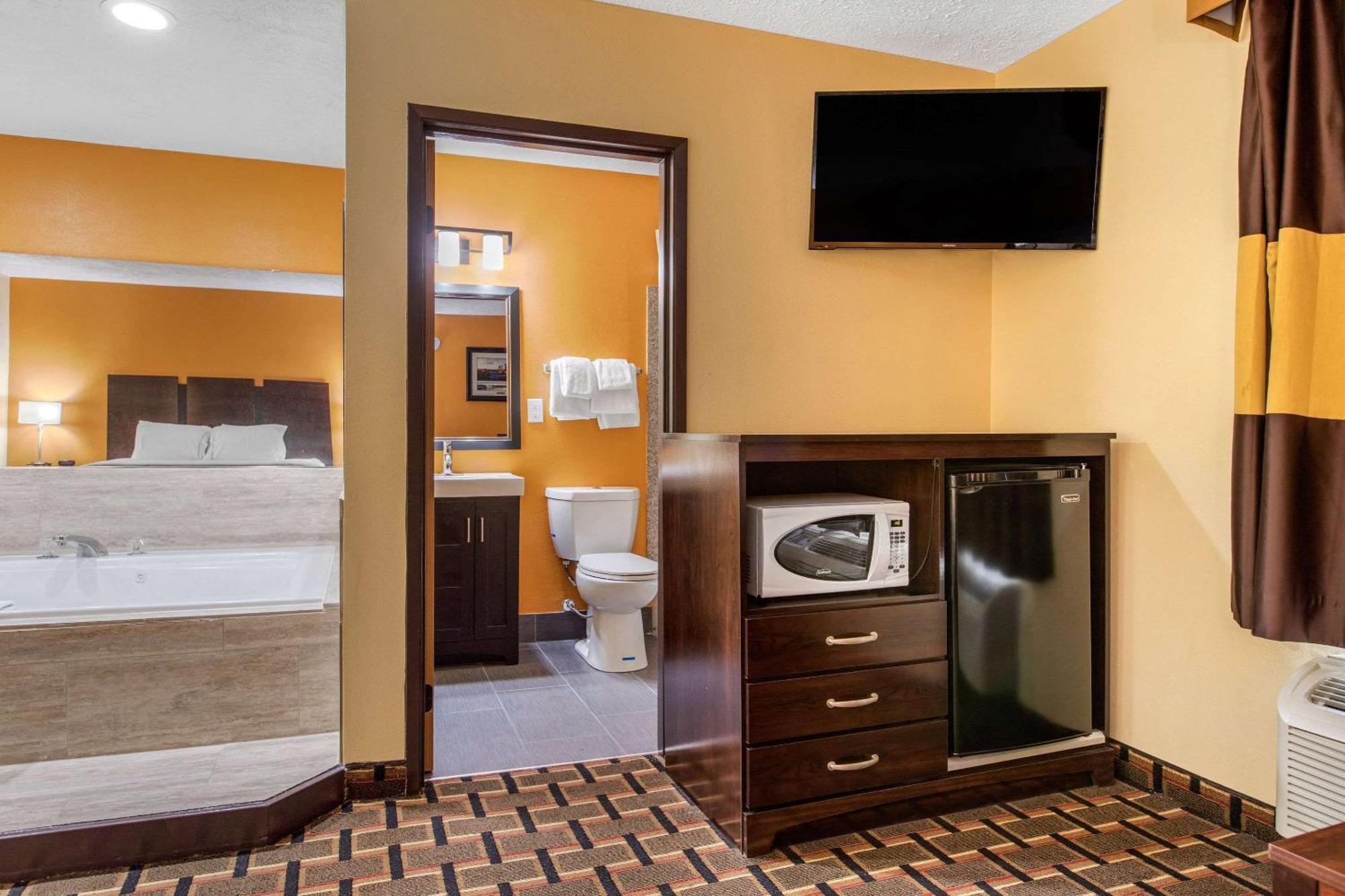 Quality Inn Grand Rapids Near Downtown Wyoming Bagian luar foto